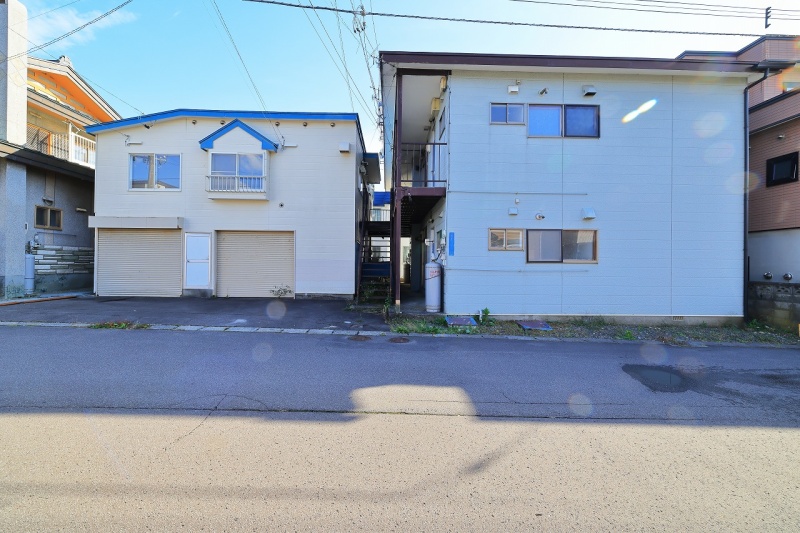 函館市富岡町1丁目44番　約80坪の古家付き売土地