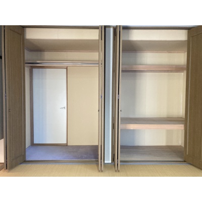 2階和室収納！左に謎の扉が？