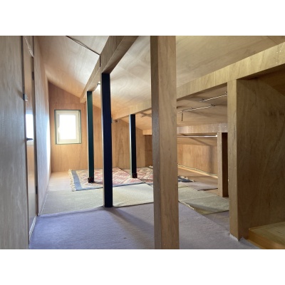 2階和室収納の奥の屋根裏部屋！こちらも男心や子供心をくすぐる秘密基地のようですね！