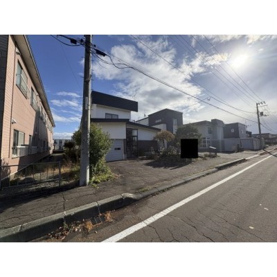 公園向かい×前面道路約10ｍ