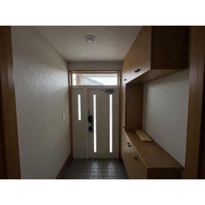 千歳市北光6丁目 4SLDK中古戸建 玄関