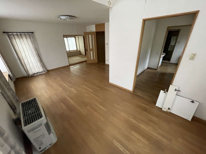 千歳市北光6丁目 4SLDK中古戸建 リビング