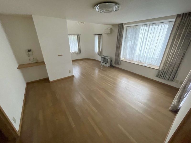 千歳市北光6丁目 4SLDK中古戸建 リビング