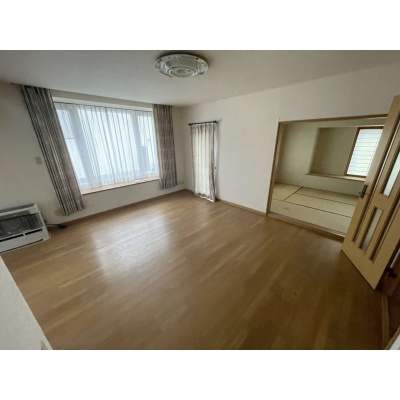 千歳市北光6丁目 4SLDK中古戸建 リビング