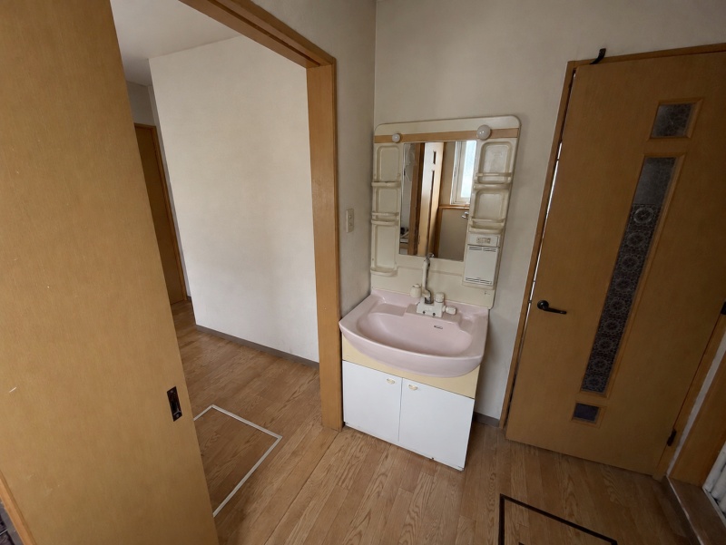 千歳市北光6丁目 4SLDK中古戸建 洗面