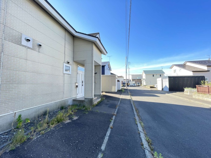 千歳市北光6丁目 4SLDK中古戸建 前面道路