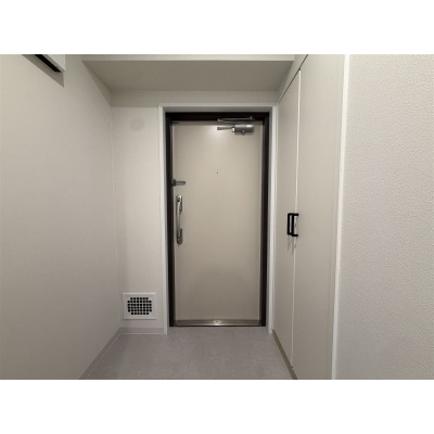 玄関横に収納があり、すっきり暮らせます。