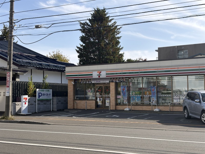 コンビニエンスストアもある、暮らしやすい街並みです。