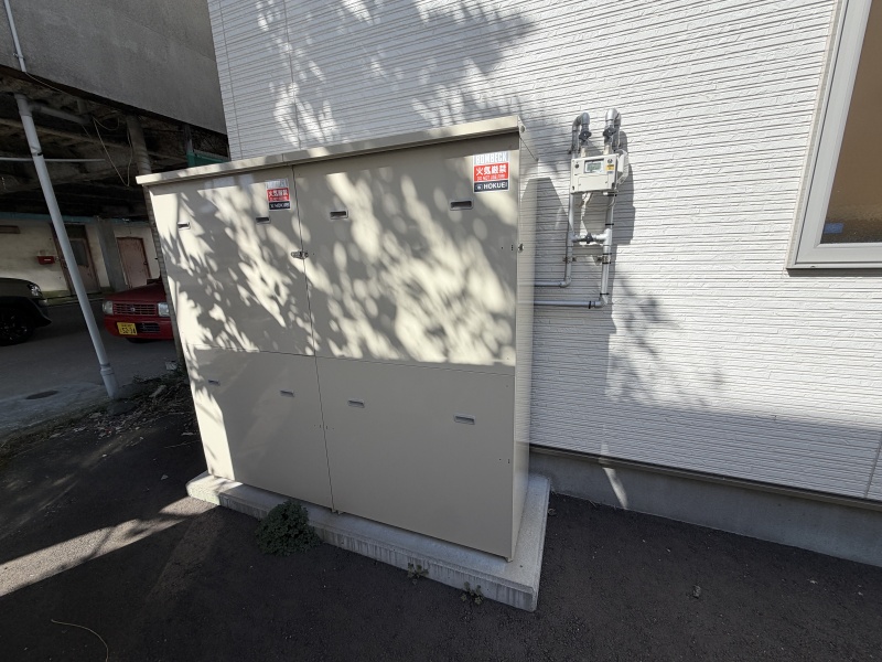 プロパンも外部から守られて設置！