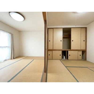 和室：ふすまをあければ広い空間としても♪