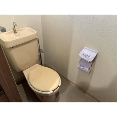 手洗い付きのシンプルなトイレです！