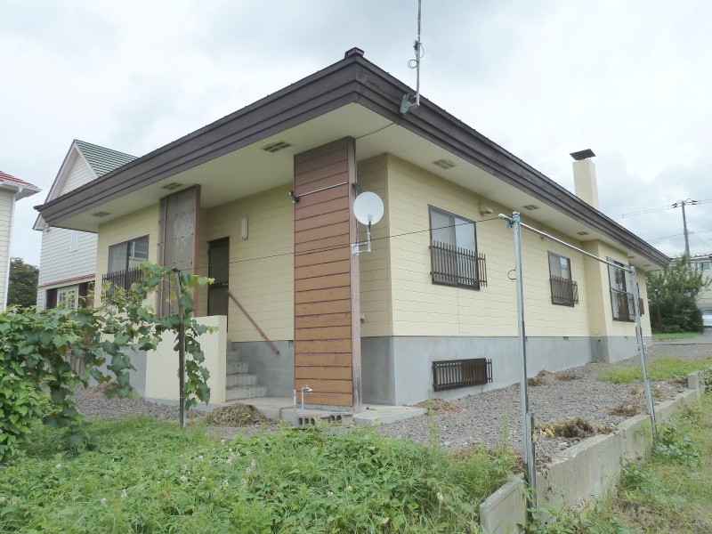 【平屋建4LDK/地下室付・土地広々862坪!!】