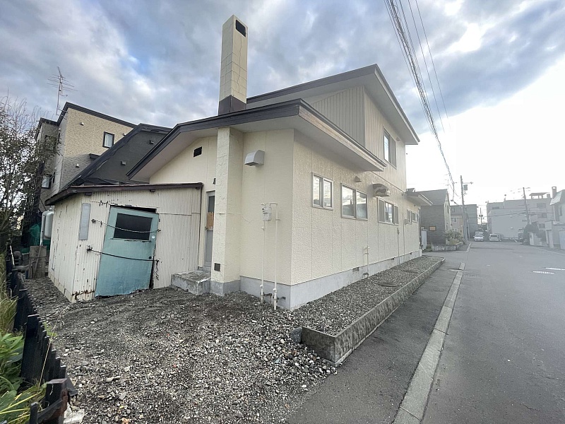 千歳市新富2丁目 南西向き角地解体更地渡し売土地　現地写真