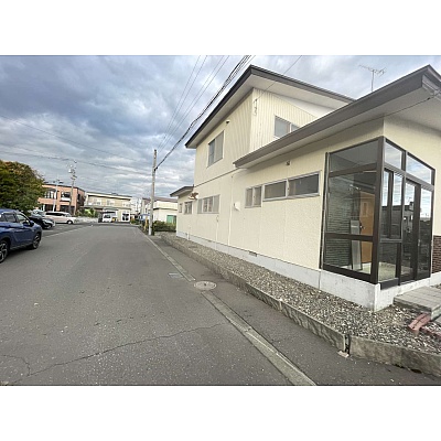 千歳市新富2丁目 南西向き角地解体更地渡し売土地　現地写真