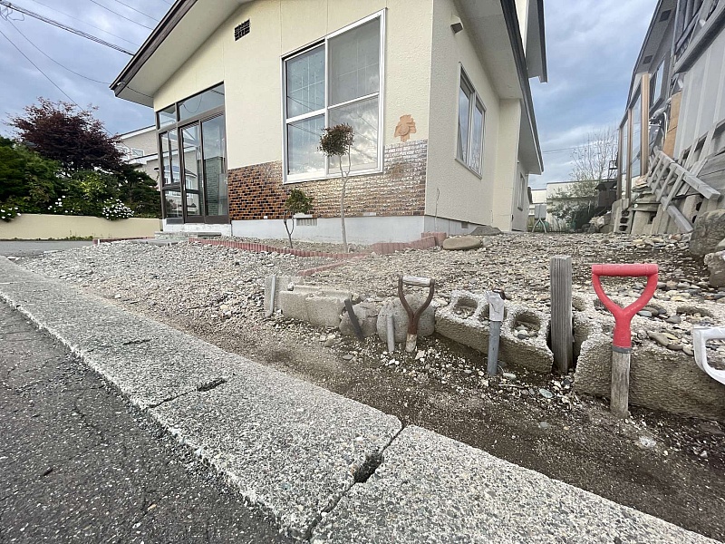 千歳市新富2丁目 南西向き角地解体更地渡し売土地　現地写真