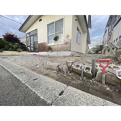 千歳市新富2丁目 南西向き角地解体更地渡し売土地　現地写真