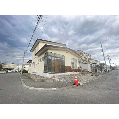 千歳市新富2丁目 南西向き角地解体更地渡し売土地　現地写真