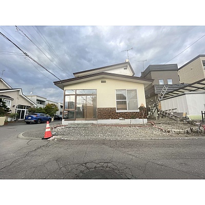 千歳市新富2丁目 南西向き角地解体更地渡し売土地　現地写真