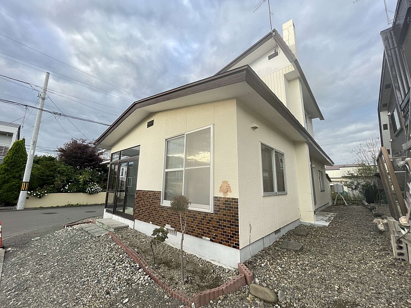 千歳市新富2丁目 南西向き角地解体更地渡し売土地　現地写真