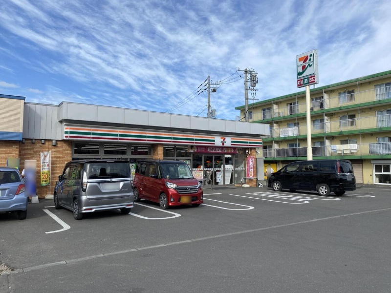 セブンイレブン千歳自由ヶ丘店　約520ｍ