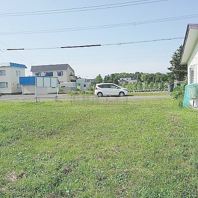 現状更地で引渡しも早く出来ます。